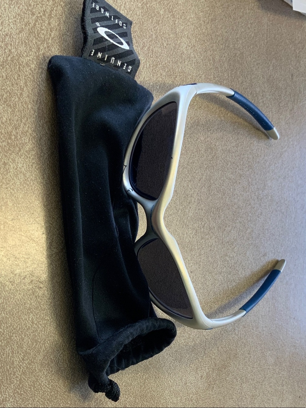 Sunglasses small frames
